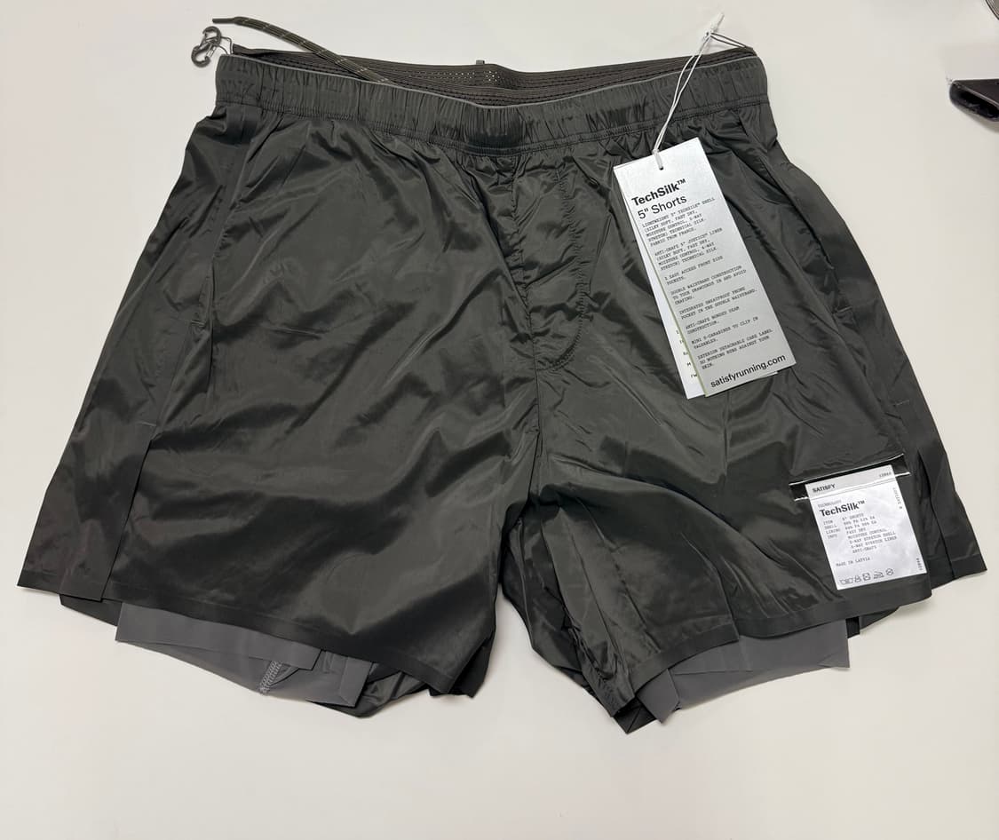 새티스파이 테크실크 5인치 쇼츠 레이븐 M XL 상품이미지1