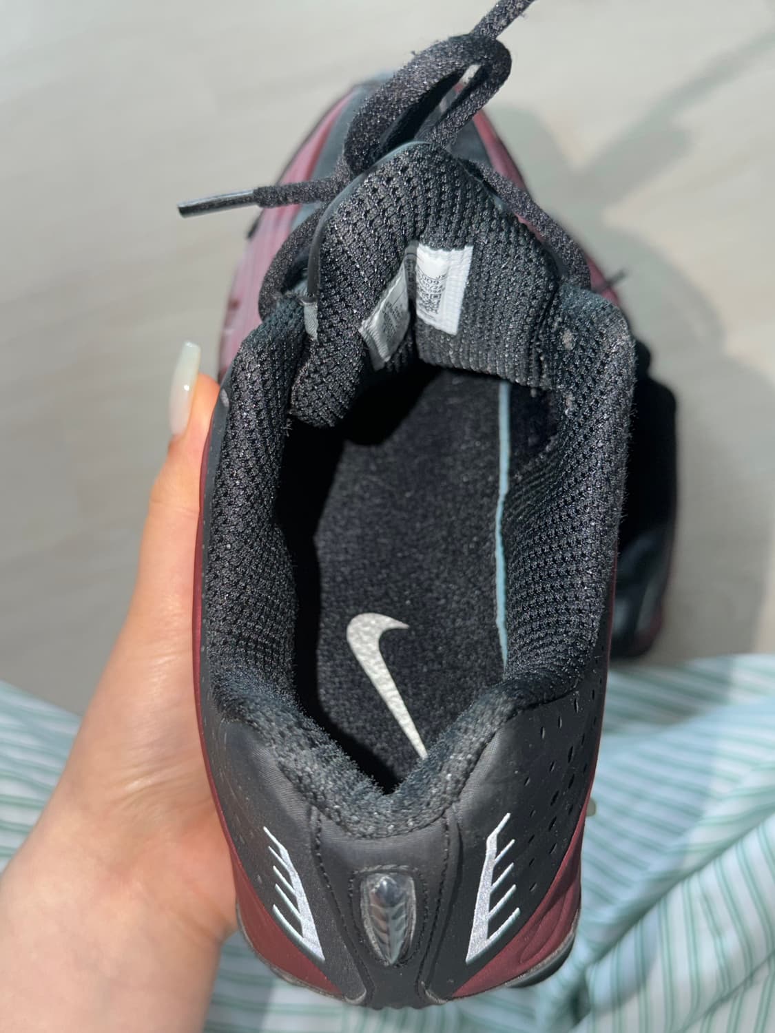 나이키 샥스 R4 블랙/레드 255mm 상품이미지7