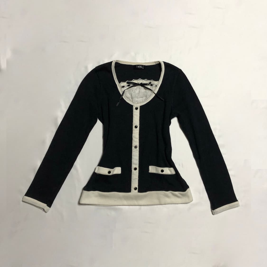 리본 로걀 블라우스 탑  블랙 상품이미지1