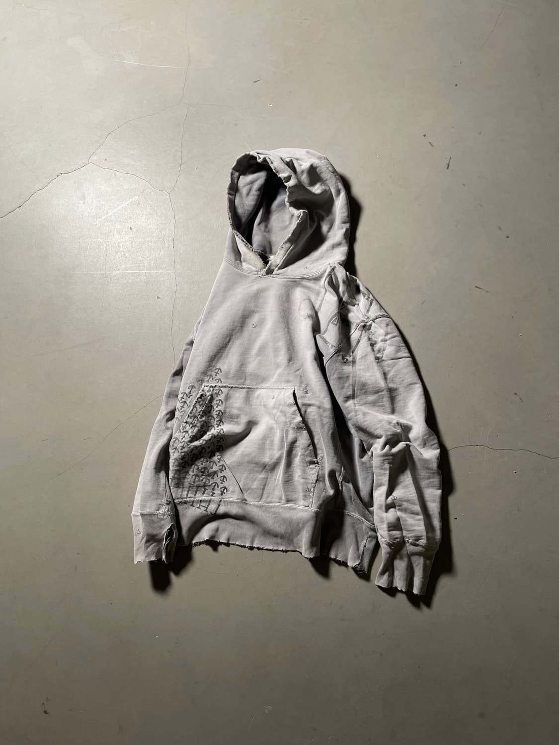 래미 릴리프  Distressed Hoodie tee 상품이미지1