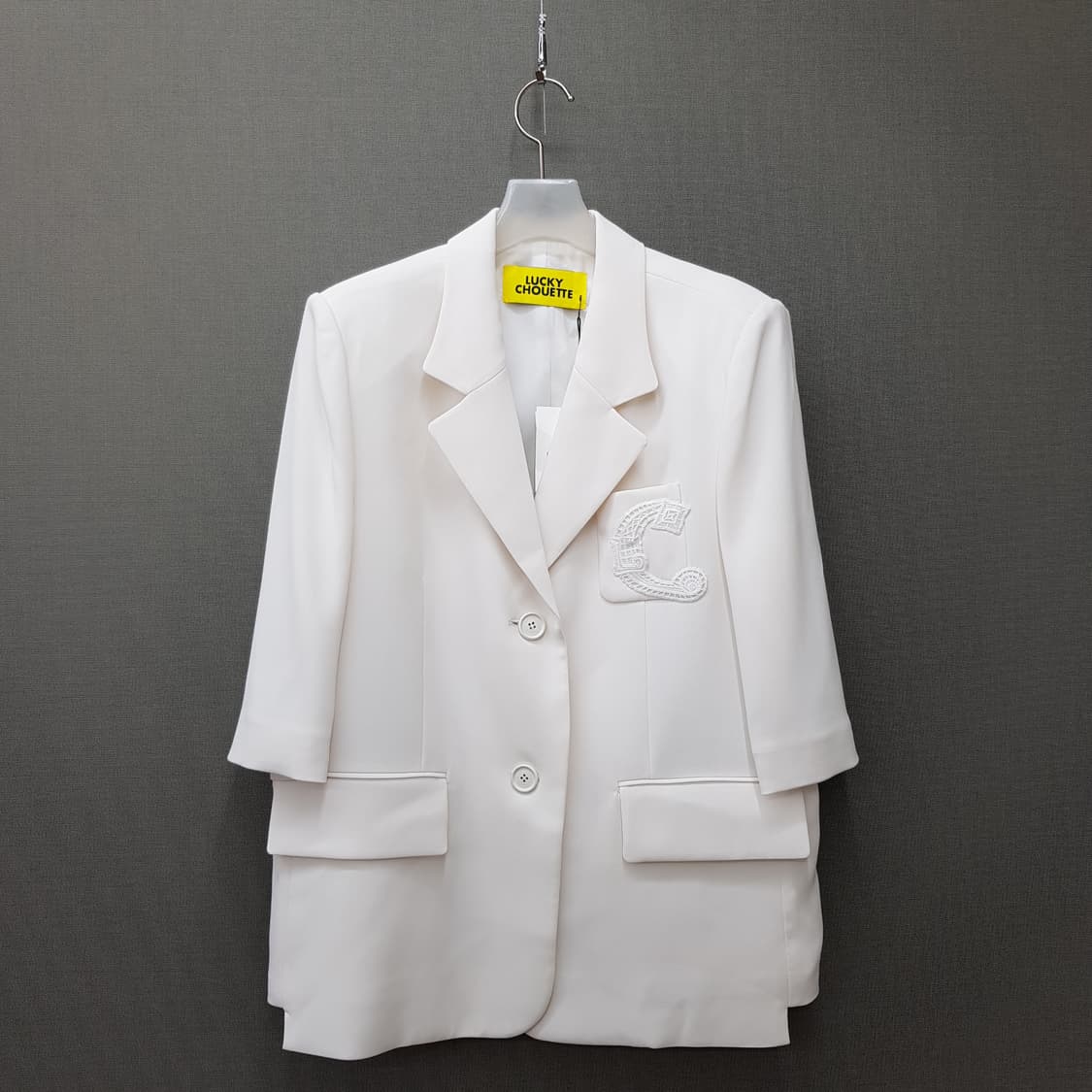 럭키슈에뜨 2023 C로고 오버핏 자켓 36사이즈(택달린 새제품) 상품이미지1