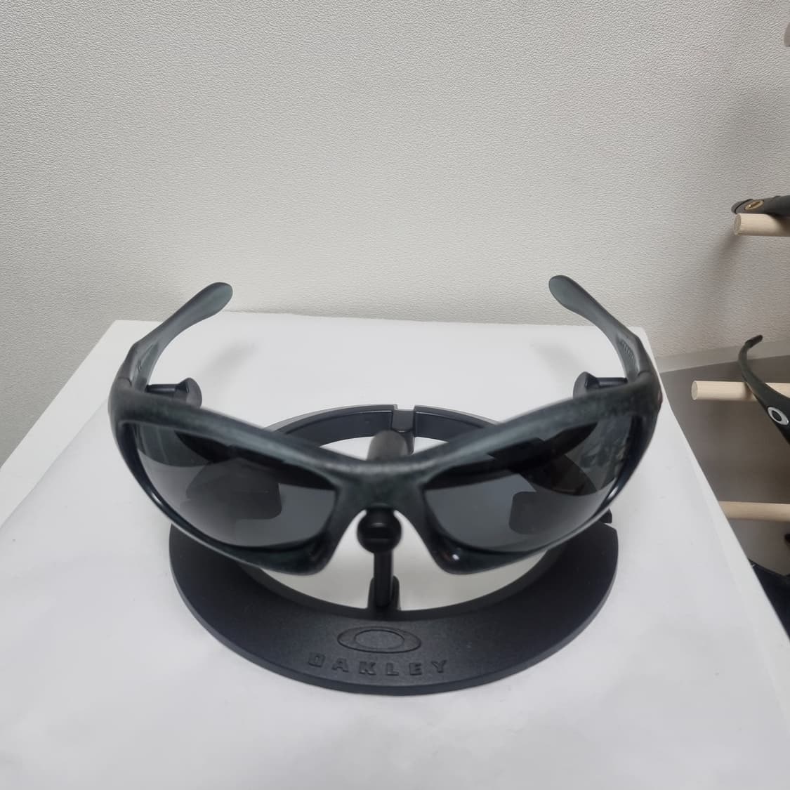 오클리 몬스터독 크리스탈 상품이미지1