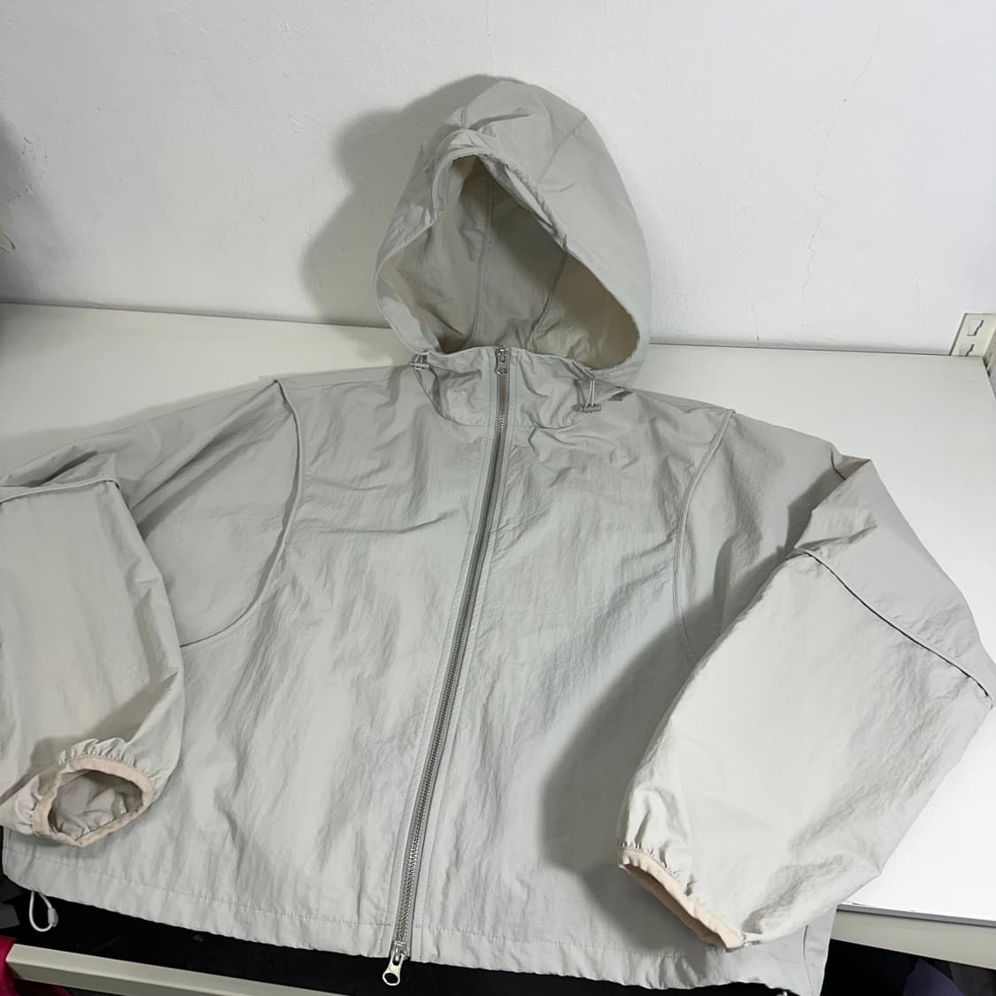 3 M 해칭룸 라이트그레이 크롭 윈드브레이커 자켓 상품이미지1