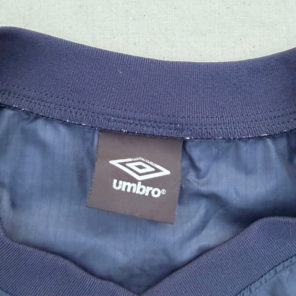 엄브로 웜업 바람막이 피스테 상품이미지2