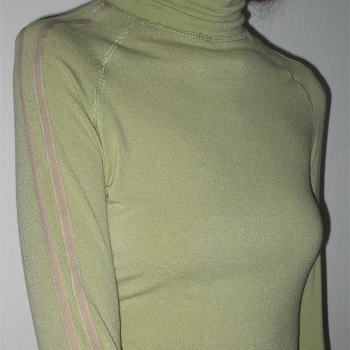 택있음 파르티멘토 우먼 서클 로고 하이넥 롱 슬리브 티 라이트 그린 목폴 상품이미지2