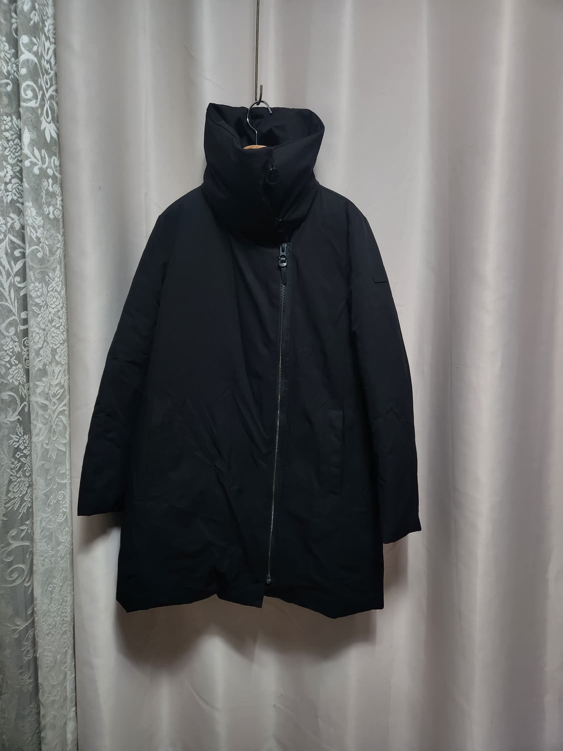 ANDREW MARC블랙 하이넥 패딩 점퍼 상품이미지1