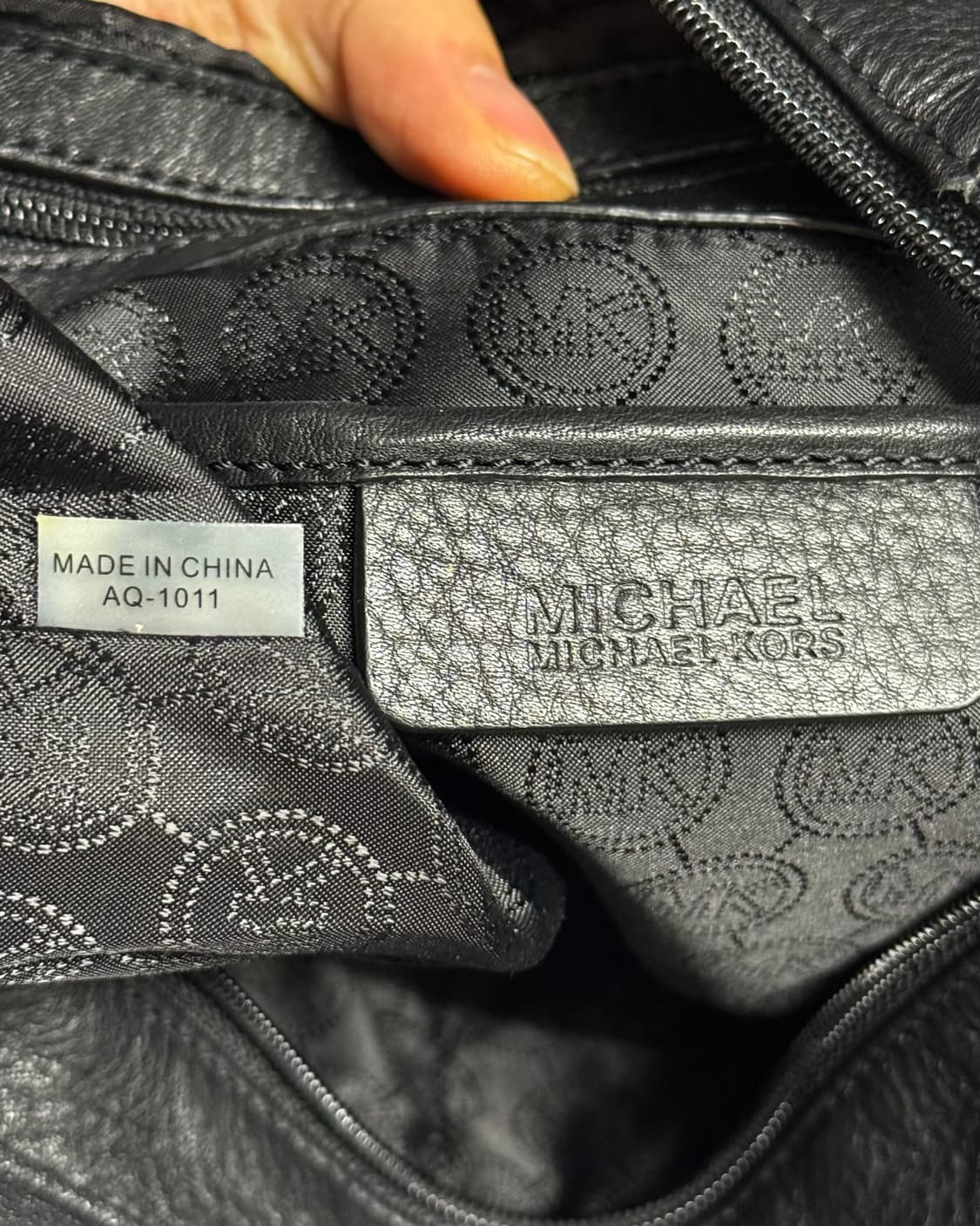 마이클코어스 블랙 가죽 레더 버클 마크 빈티지 숄더백 갸루 펑크 락시크 상품이미지10