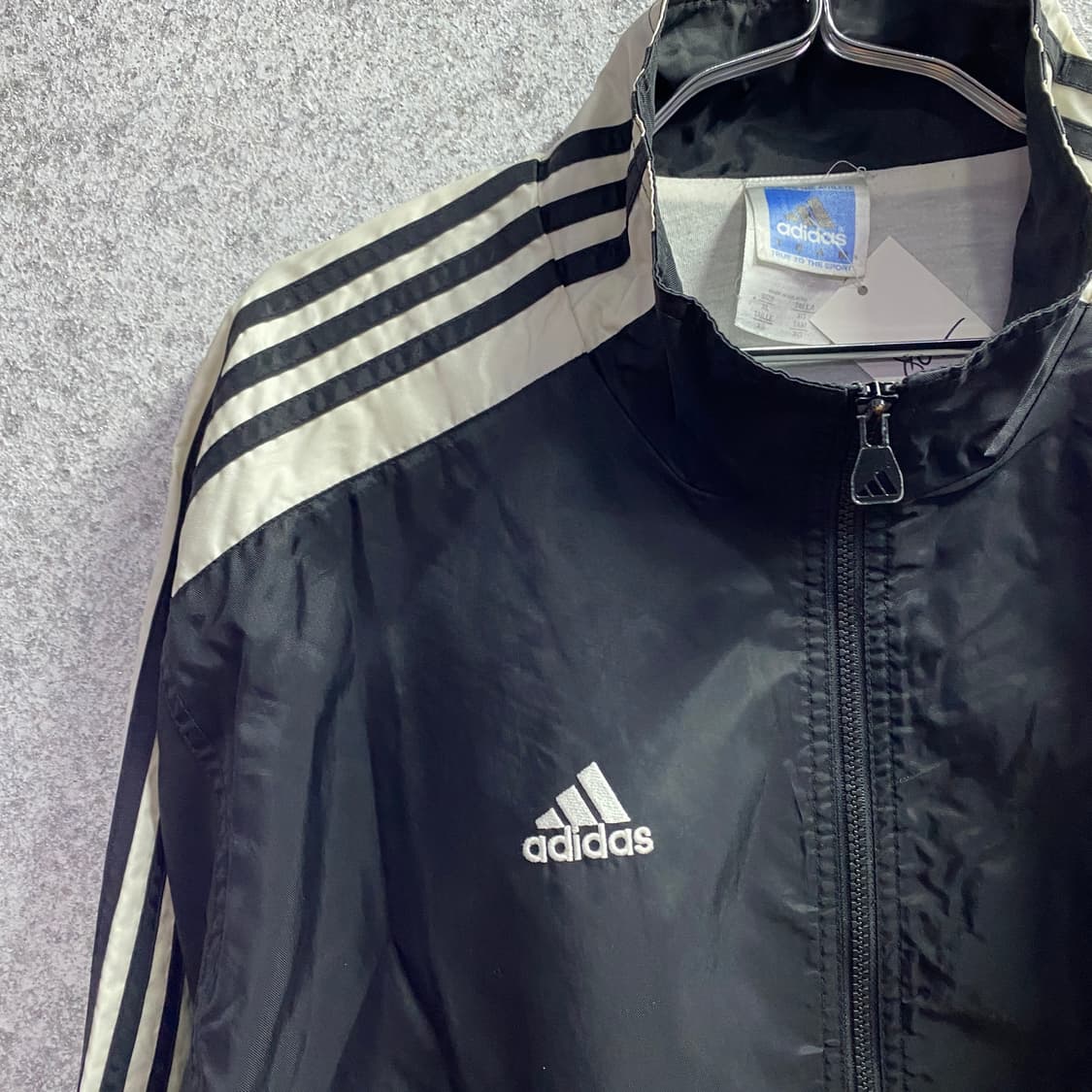 아디다스 블랙&화이트 삼선 올드스쿨 바람막이 자켓 B4386 상품이미지3