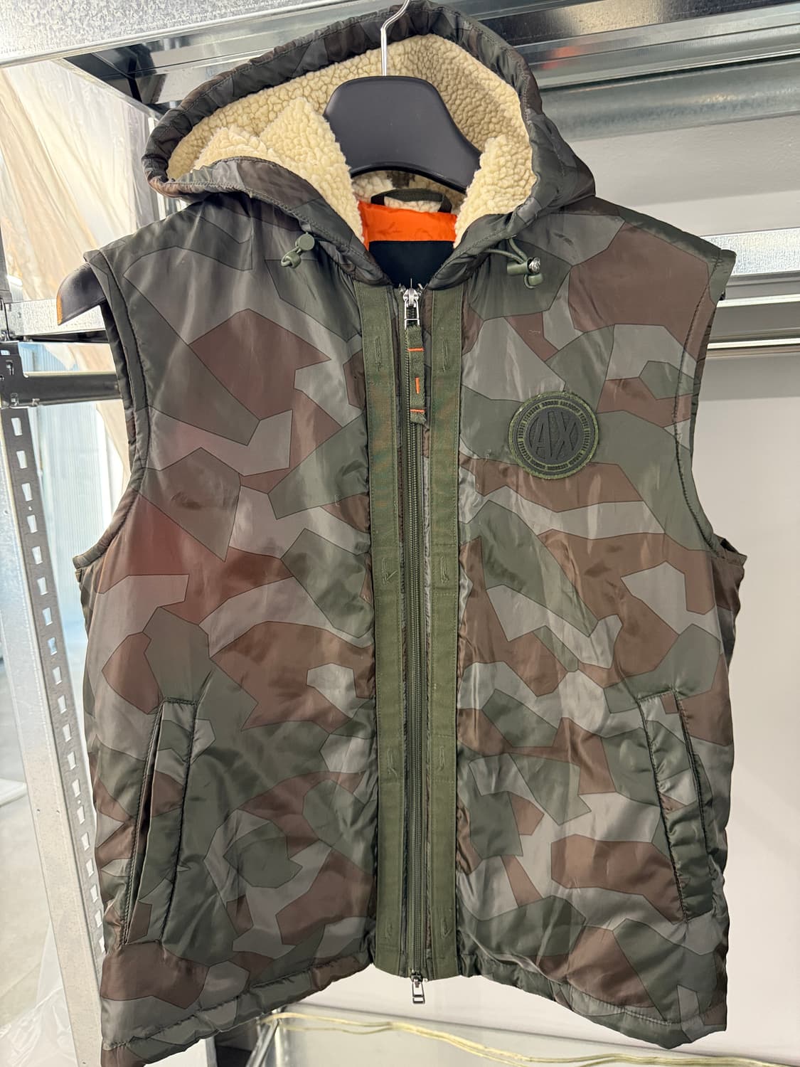 아르마니 익스체인지 카모 후드 패딩 조끼 상품이미지2