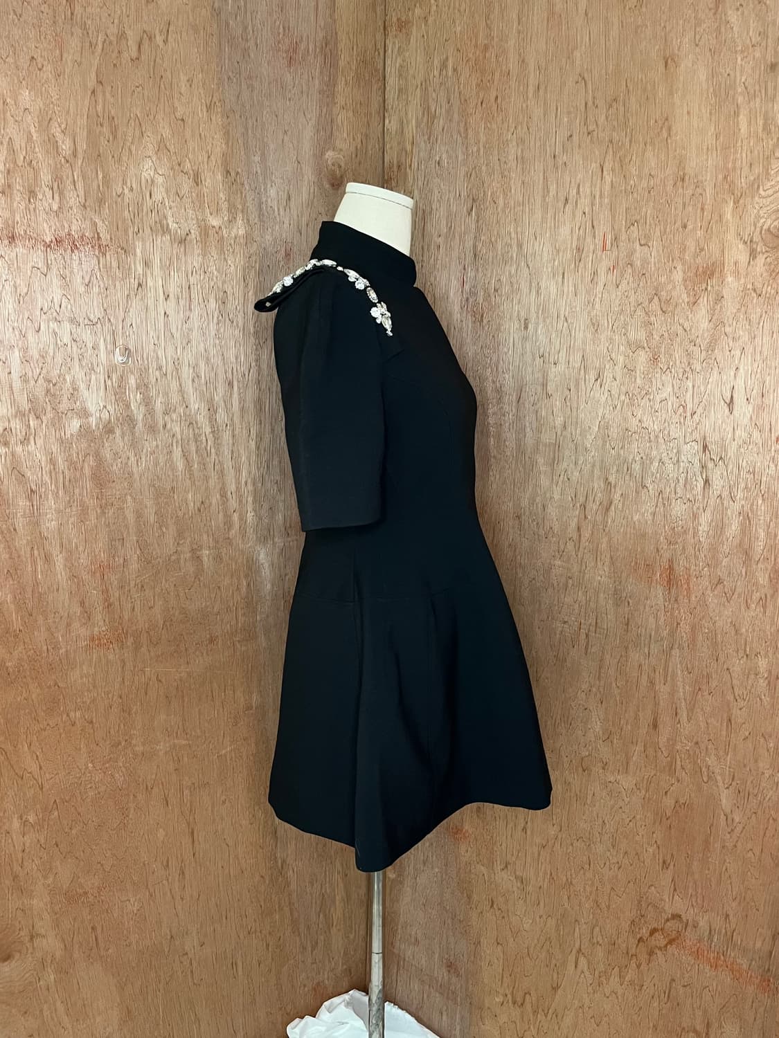 슈슈통 치파오 라인 크리스탈 숄더 미니 드레스 상품이미지2