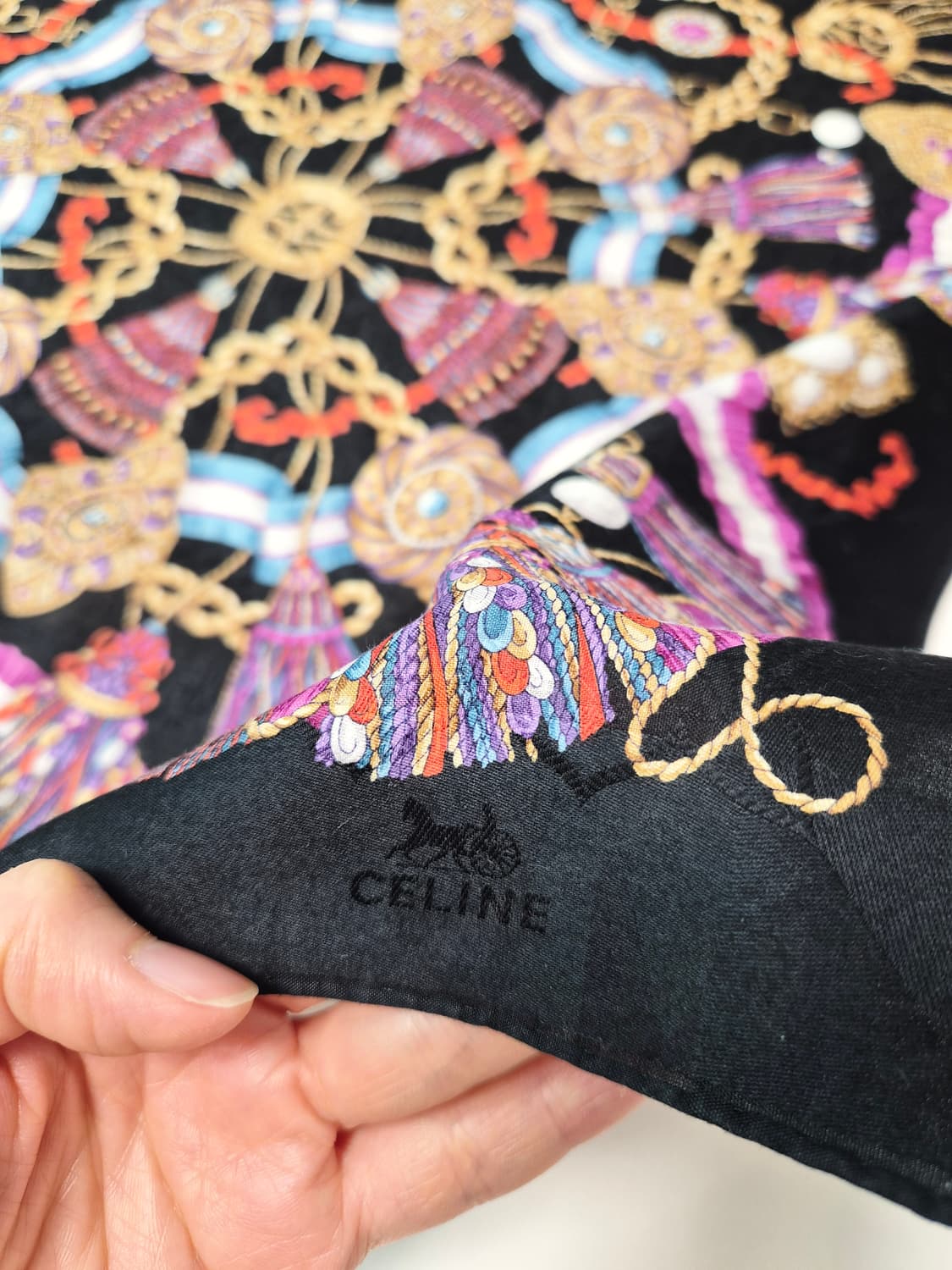 셀린느 타슬 블랙 쁘띠 스카프 머플러 손수건  상품이미지4