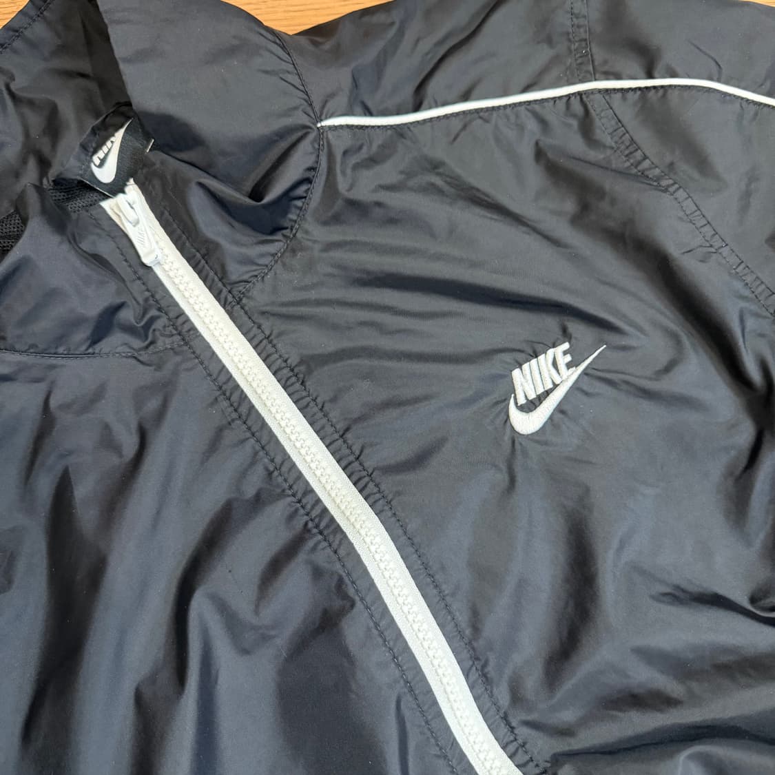 Nike 파이핑 바람막이 자켓 상품이미지2