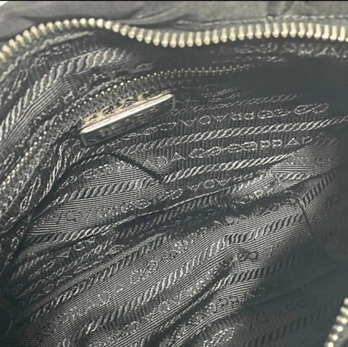 프라다 버클 숄더백 상품이미지4