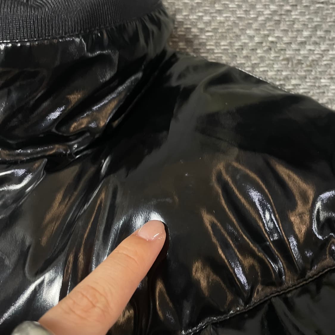 디젤 블랙 에나멜 숏 패딩 점퍼 상품이미지7