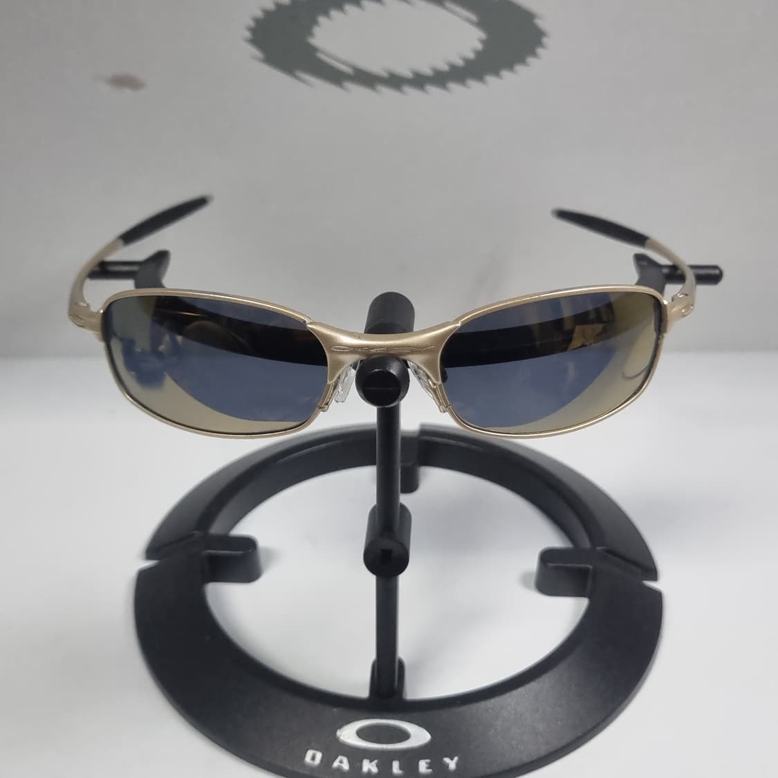 오클리 스퀘어와이어 2.0 플래티넘 새렌즈 상품이미지3