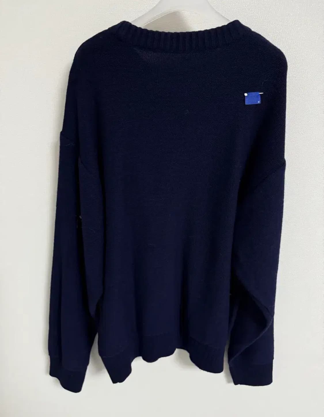 아더에러 디멘션 볼 프로덕트. 128 네이비 니트 상품이미지2