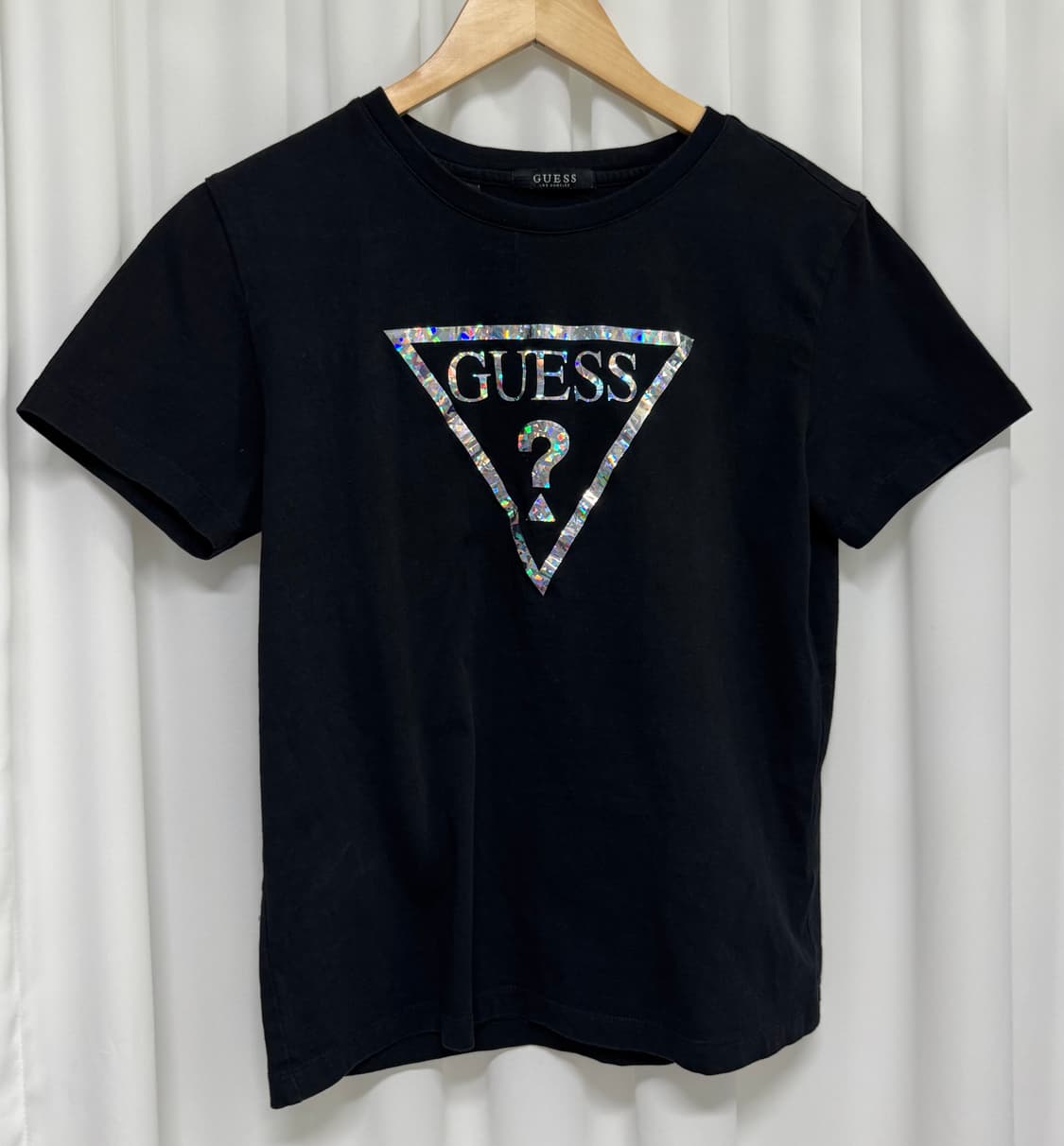 게스 홀로그램 블랙 반팔티 GUESS 상품이미지4