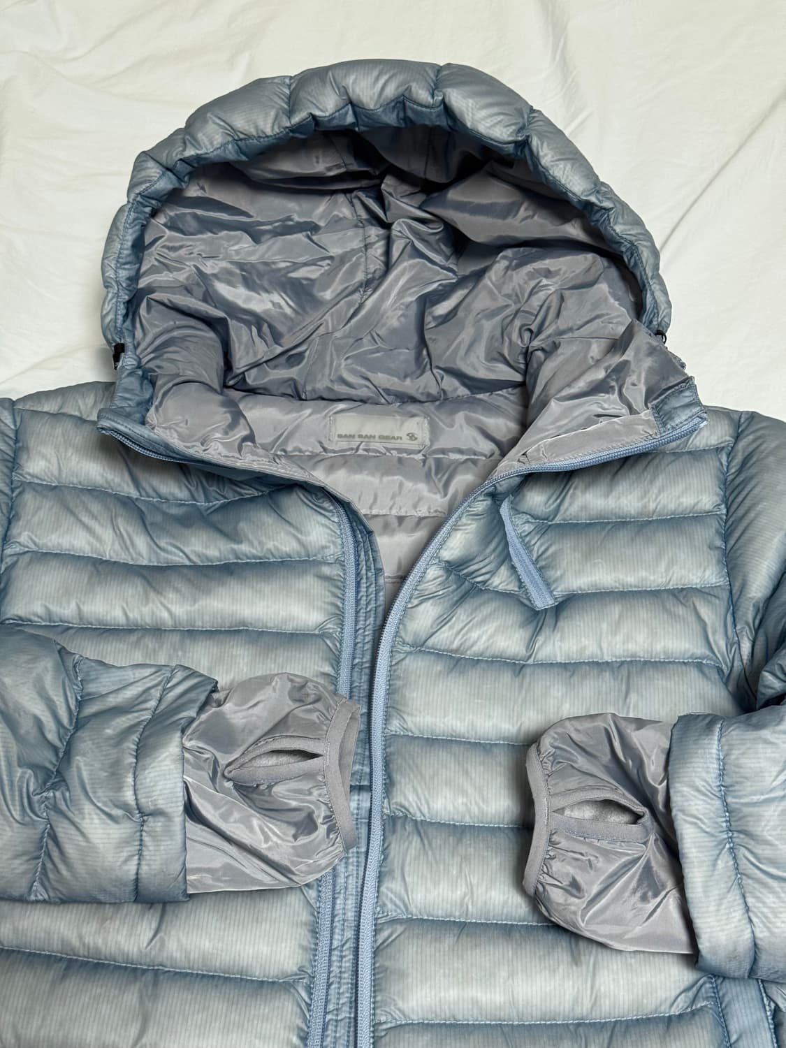 산산기어 서픽스 푸퍼 자켓 24fw 스카이블루 1사이즈 팝니다 상품이미지3