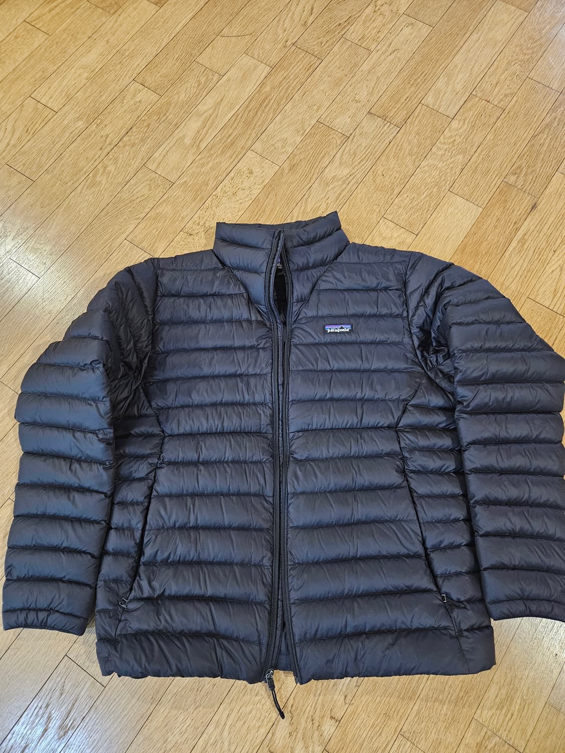 파타고니아 다운 스웨터 맨 L 1회착 판매 경량 패딩 등산 클라이밍 상품이미지1