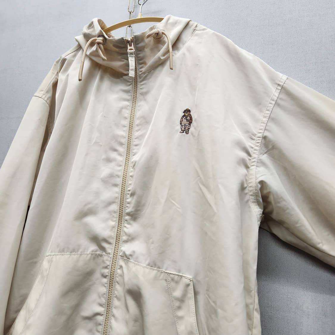 후아유 베어자수 로고 스트링 후드 바람막이 M(XL) 상품이미지3