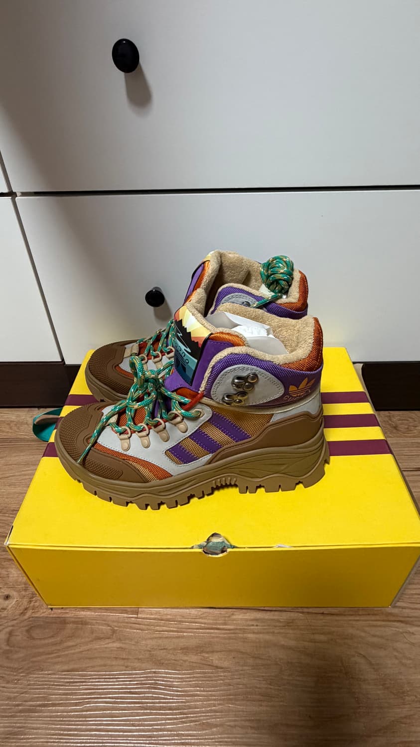 구찌 아디다스 레이스업 트래킹 부츠 37 240mm 상품이미지3