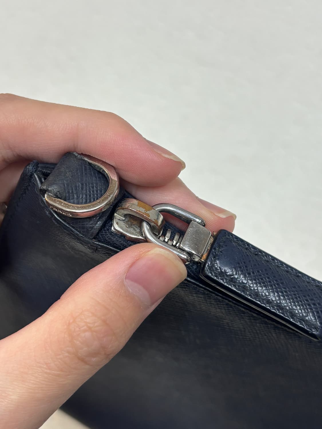 프라다 사피아노 레더 클러치 상품이미지5