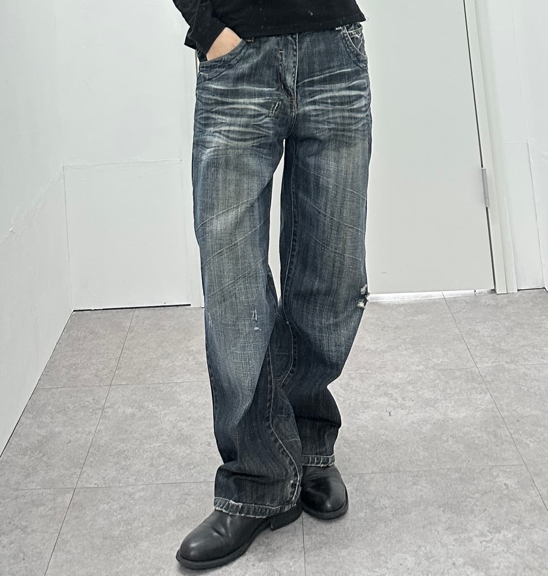 Vintage destroyed fade lines jeans 상품이미지2