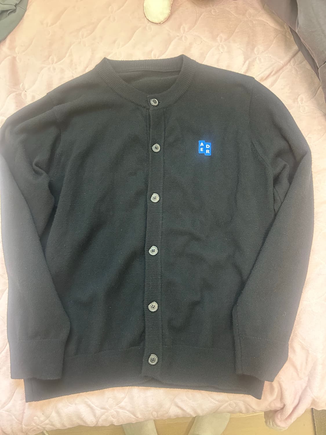 아더에러 시그니피컨트 TRS/BL 태그 가디건 02 블랙 상품이미지1