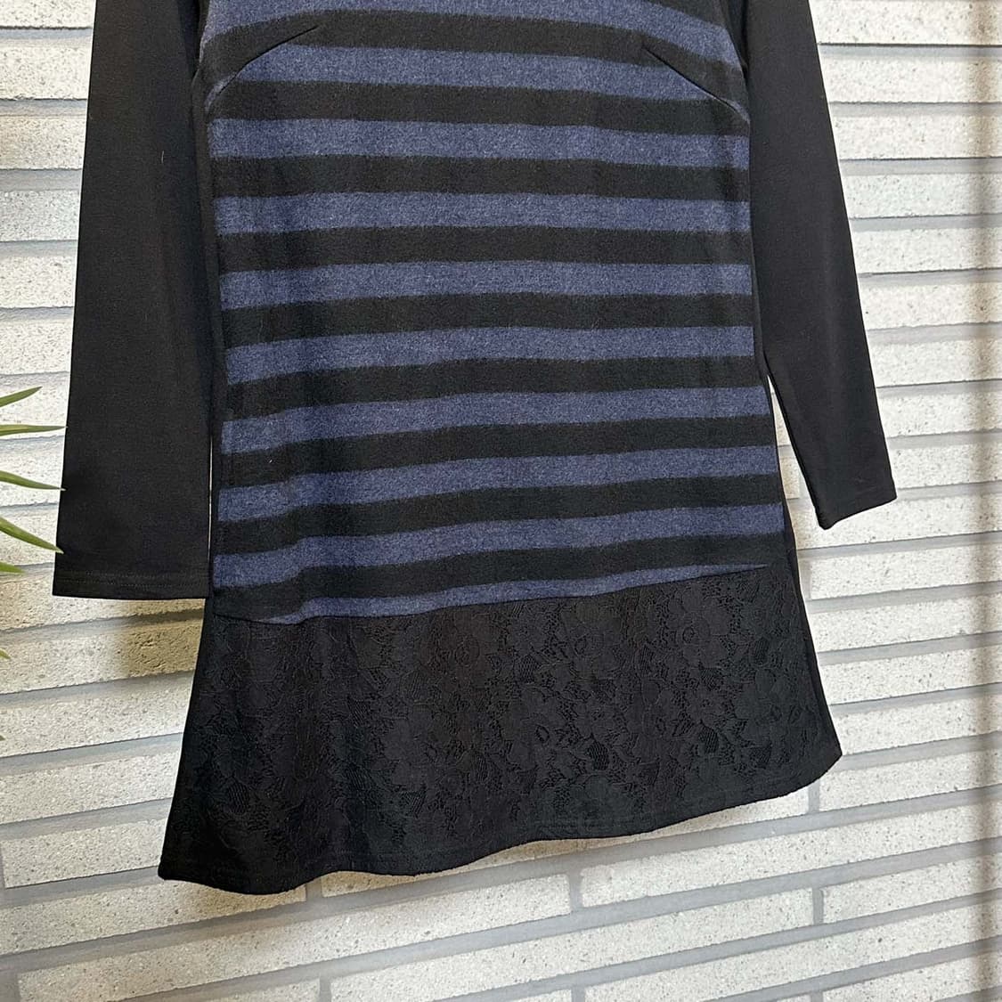 JPN VINTAGE 울 긴팔 티셔츠 스트라이프 밑단 레이스 디테일 블랙 상품이미지5