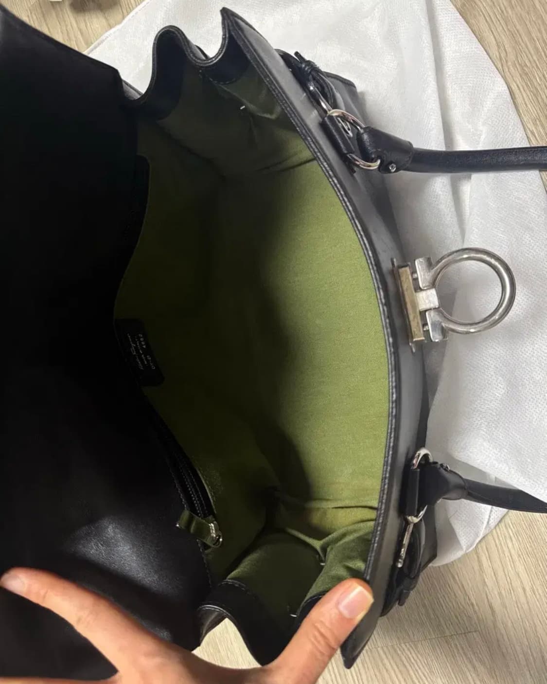 페라가모 간치니 숄더백(한남동 포쉬빈티지) 상품이미지8