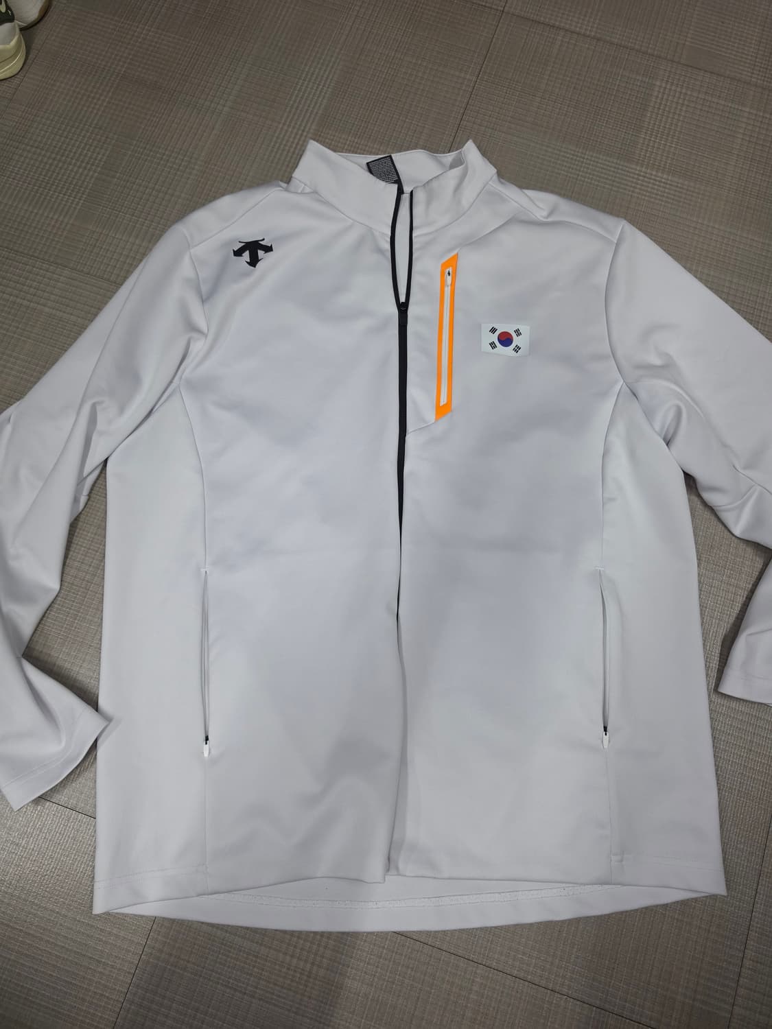 데상트 국가대표 트레이닝 집업 상품이미지1