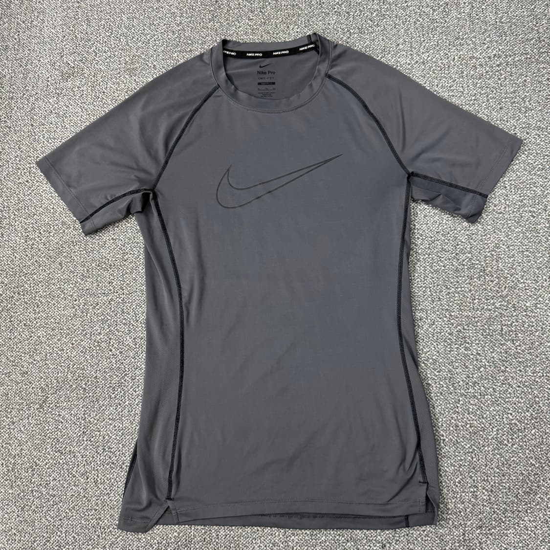 나이키 프로 드라이 핏 타이트핏 반팔 상품이미지1