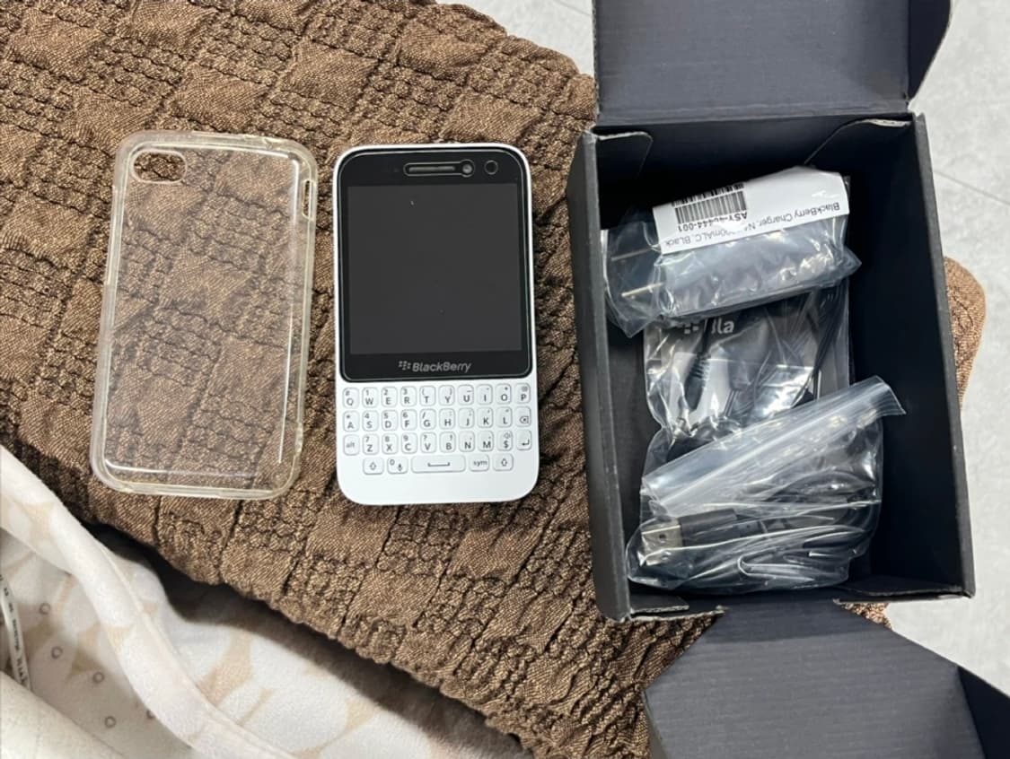 블랙베리 Q5 화이트 S급 상품이미지1