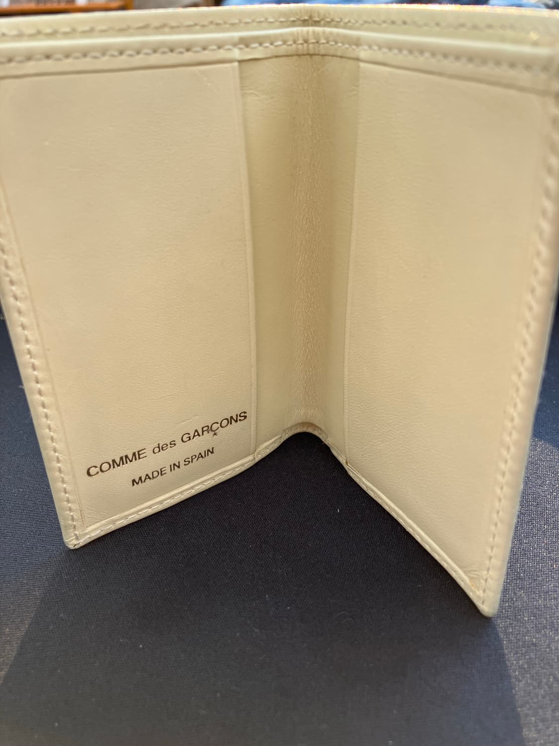꼼데가르송 지갑 상품이미지3