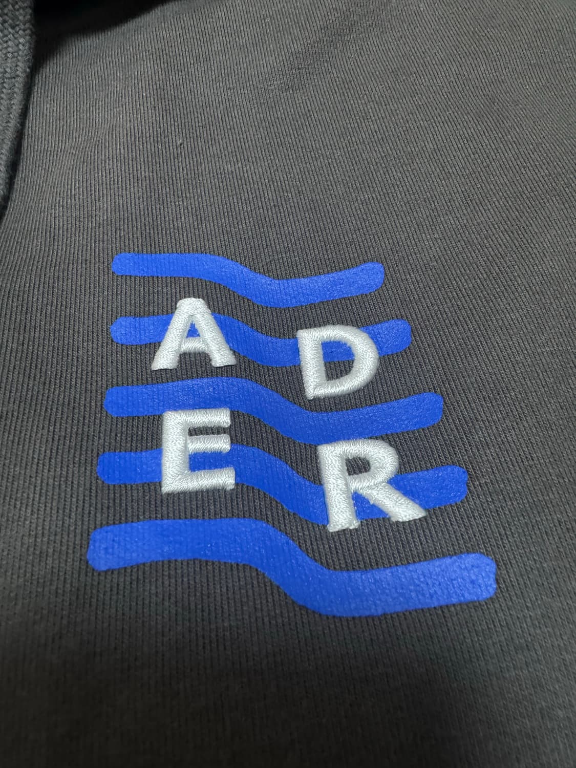 [A1] 아더에러 5주년 웨이브 로고 그레이 차콜 후드집업 상품이미지2