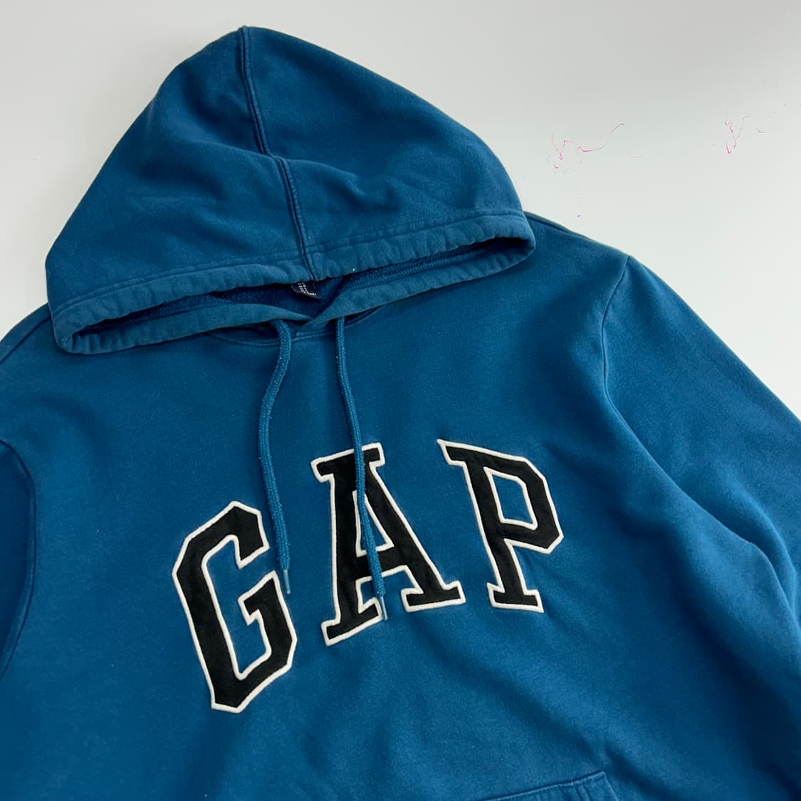 Gap 갭 블랙로고 딥블루 기모 후드티 상품이미지4