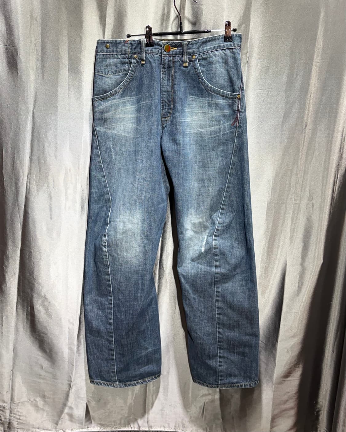 31in 리바이스 엔지니어드 벨티드 워싱데미지 데님팬츠 상품이미지3