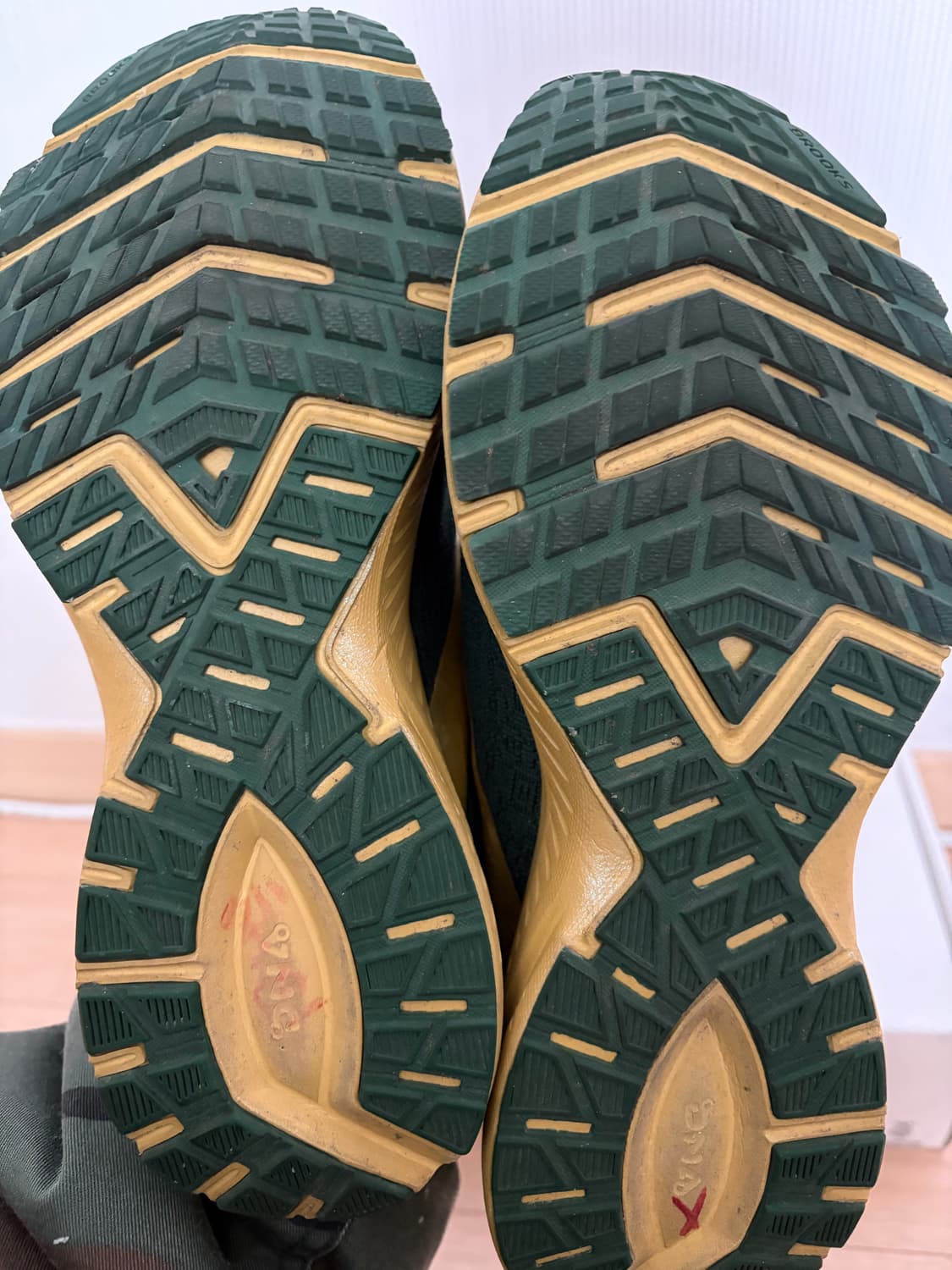 260) 브룩스 런치 7 상품이미지5