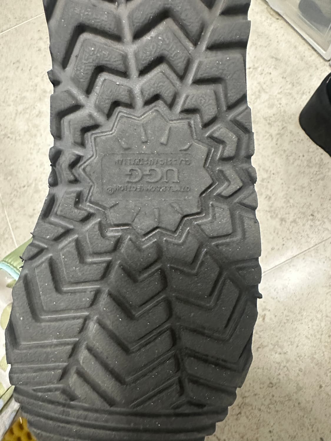 어그 울트라 미니 블랙 240 상품이미지2