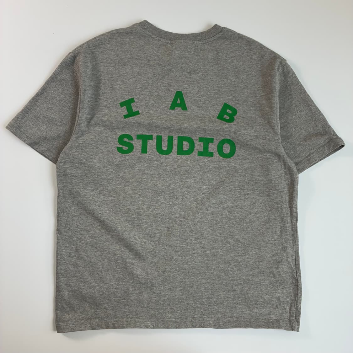IAB studio  아이앱 스튜디오 스펠아웃 그레이 반팔 티셔츠  상품이미지2