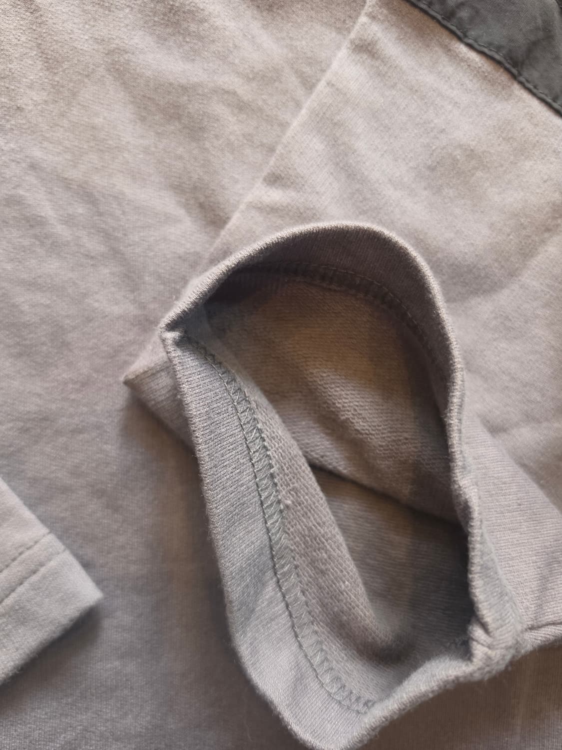 MALOSIX 브랜드의 레이스업 롱 슬리브 티셔츠 상품이미지4