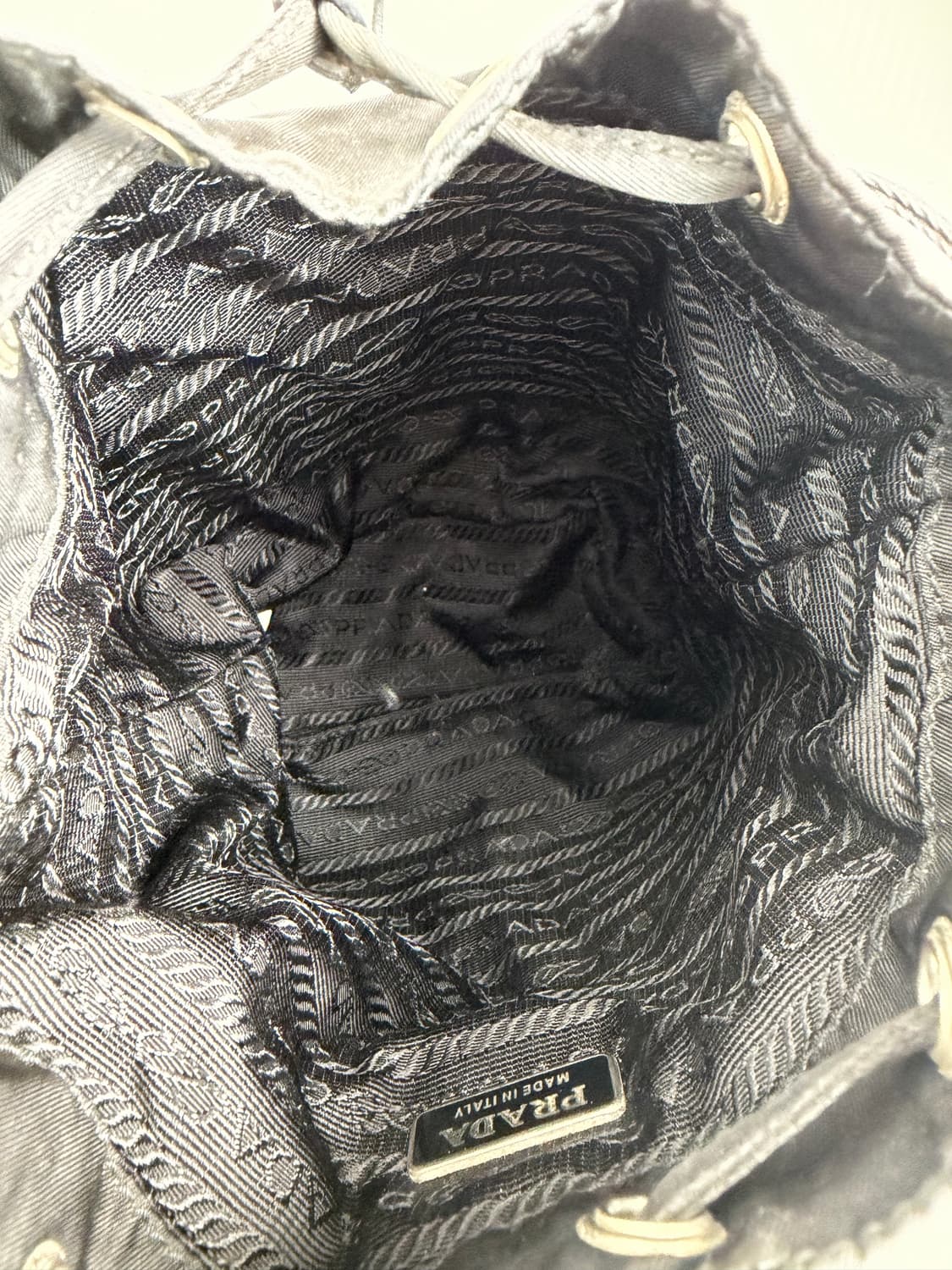 정품) 프라다 미니 블랙 버킷백   상품이미지6