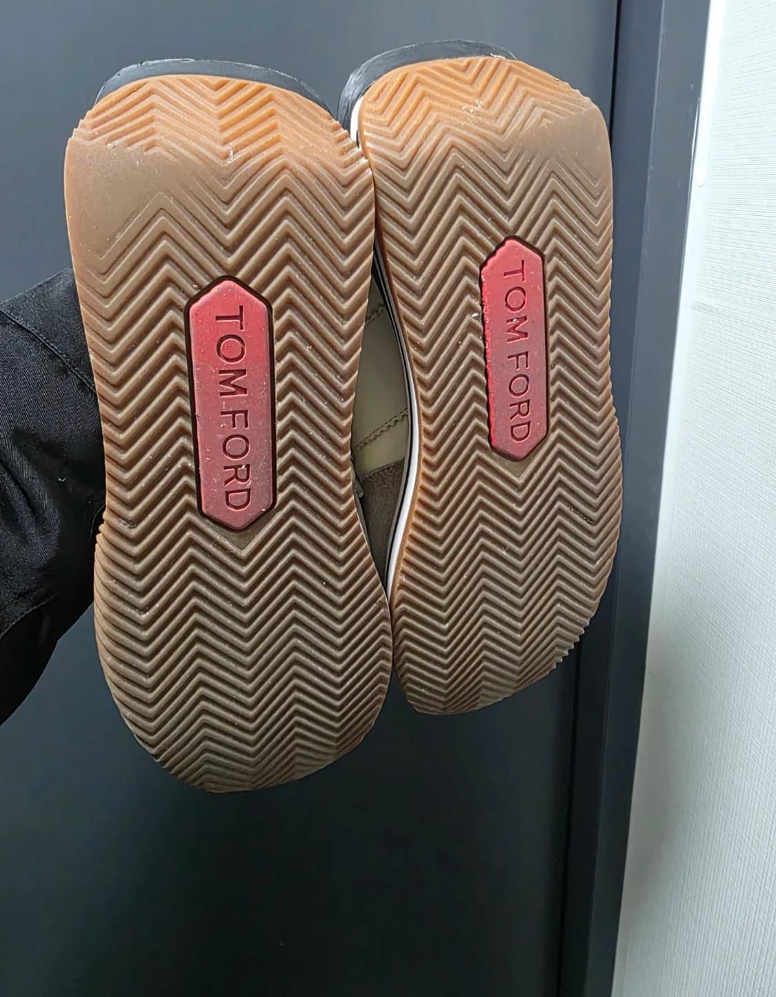 톰포드 제임스 스니커즈 290사이즈 eu44 상품이미지2