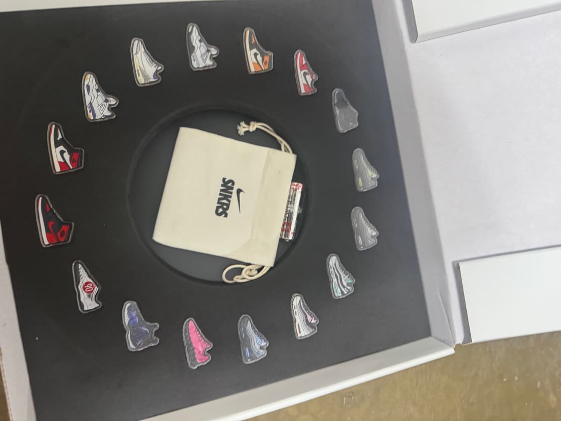 나이키 스니커즈 500피스 한정판 시계 상품이미지3