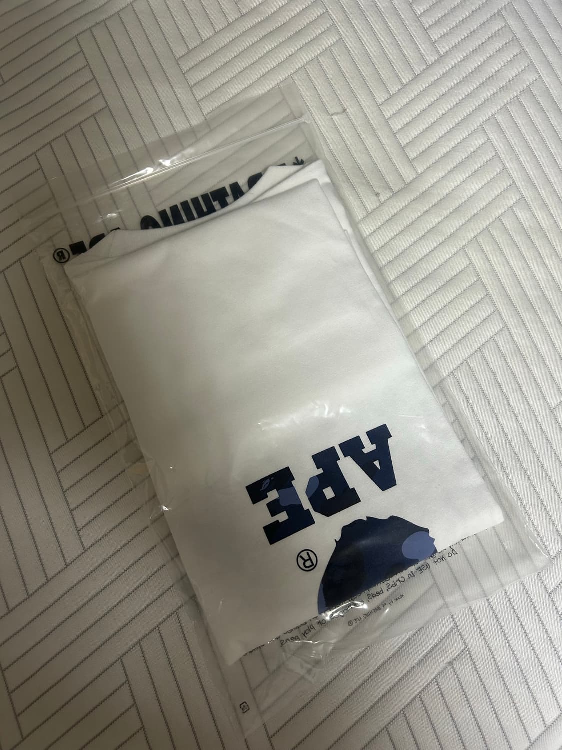 [새상품/택포/L] 베이프 컬리지 화이트 네이비 상품이미지3