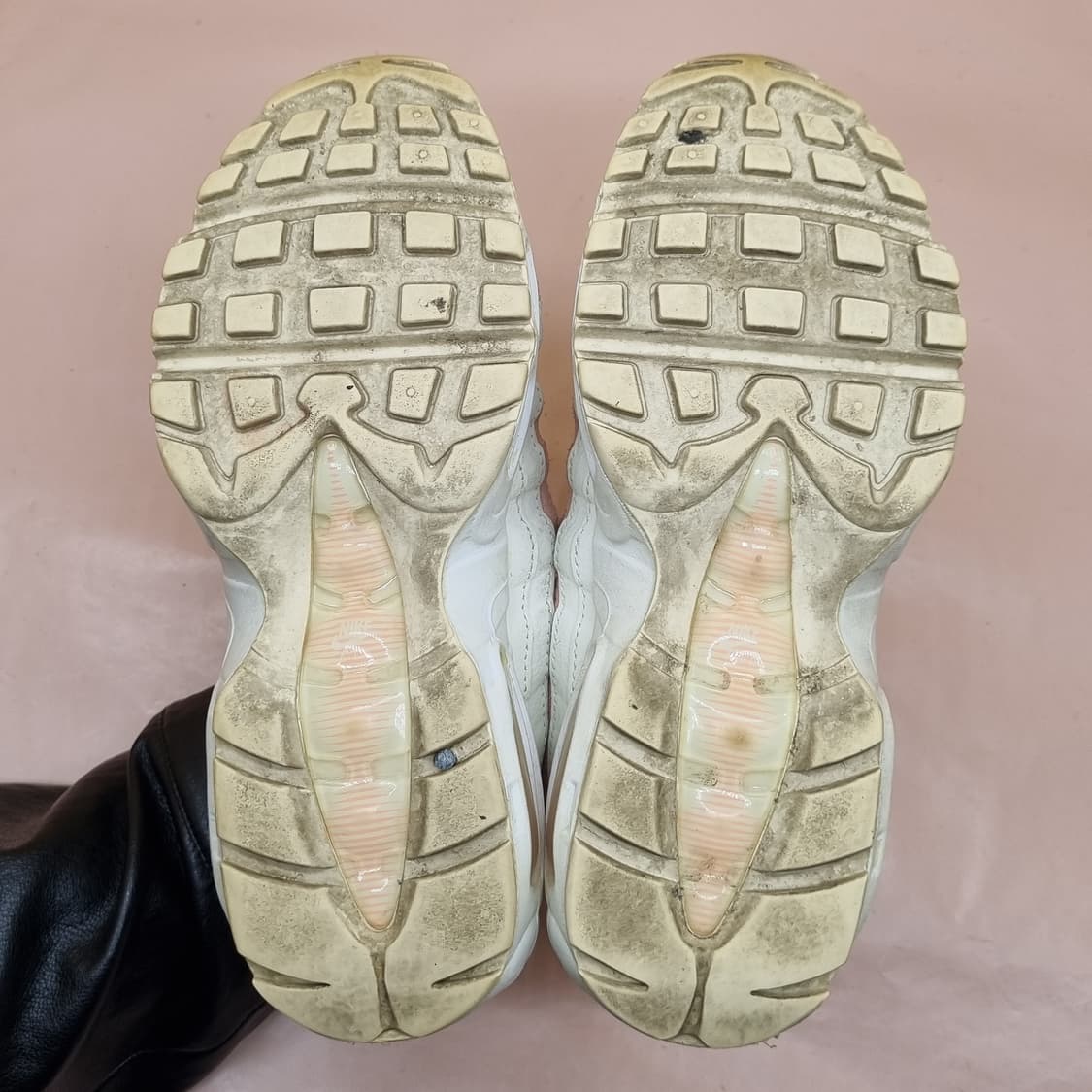 나이키 에어맥스95 블리치드 코랄 운동화230 상품이미지3