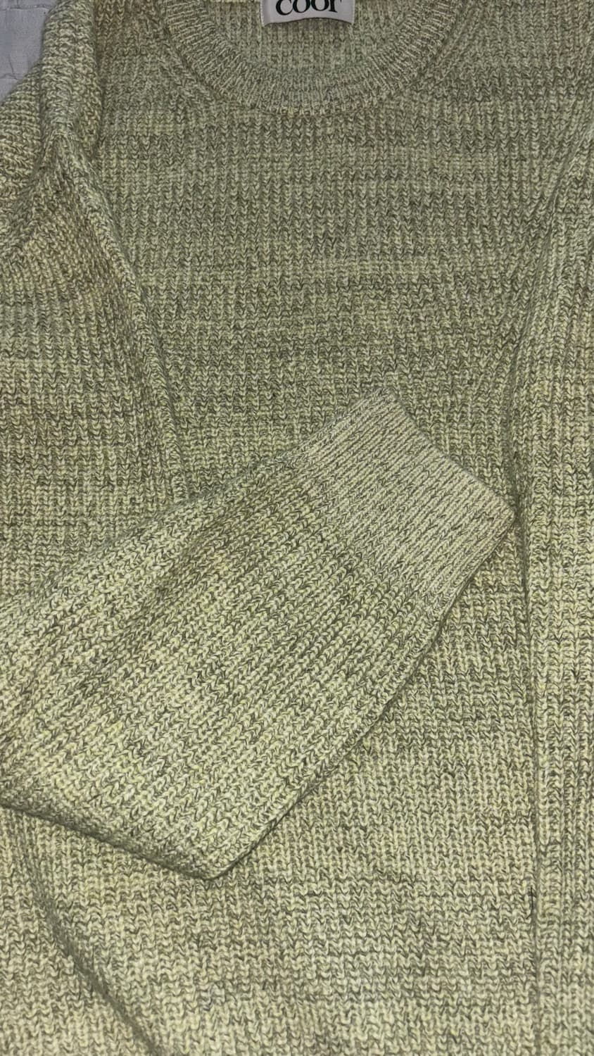 쿠어 니트 팝니다 상품이미지1