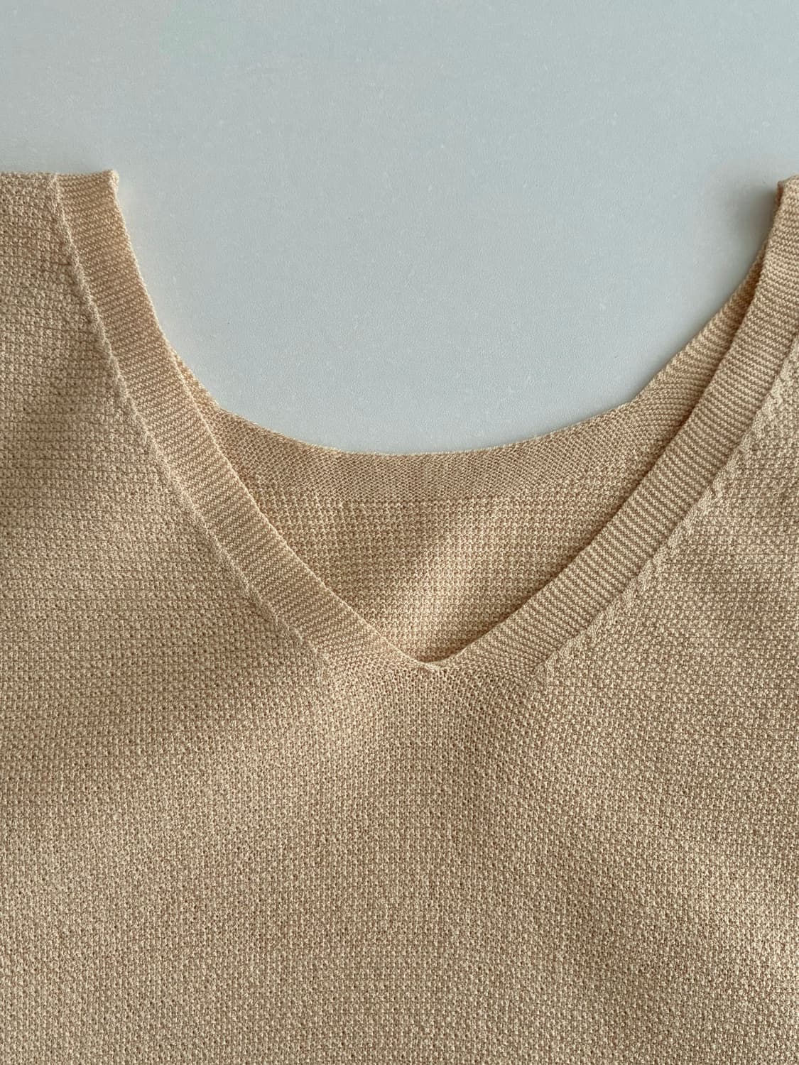 90) 한섬 랑방 컬렉션 브이넥 반팔 니트 베이지 상품이미지4