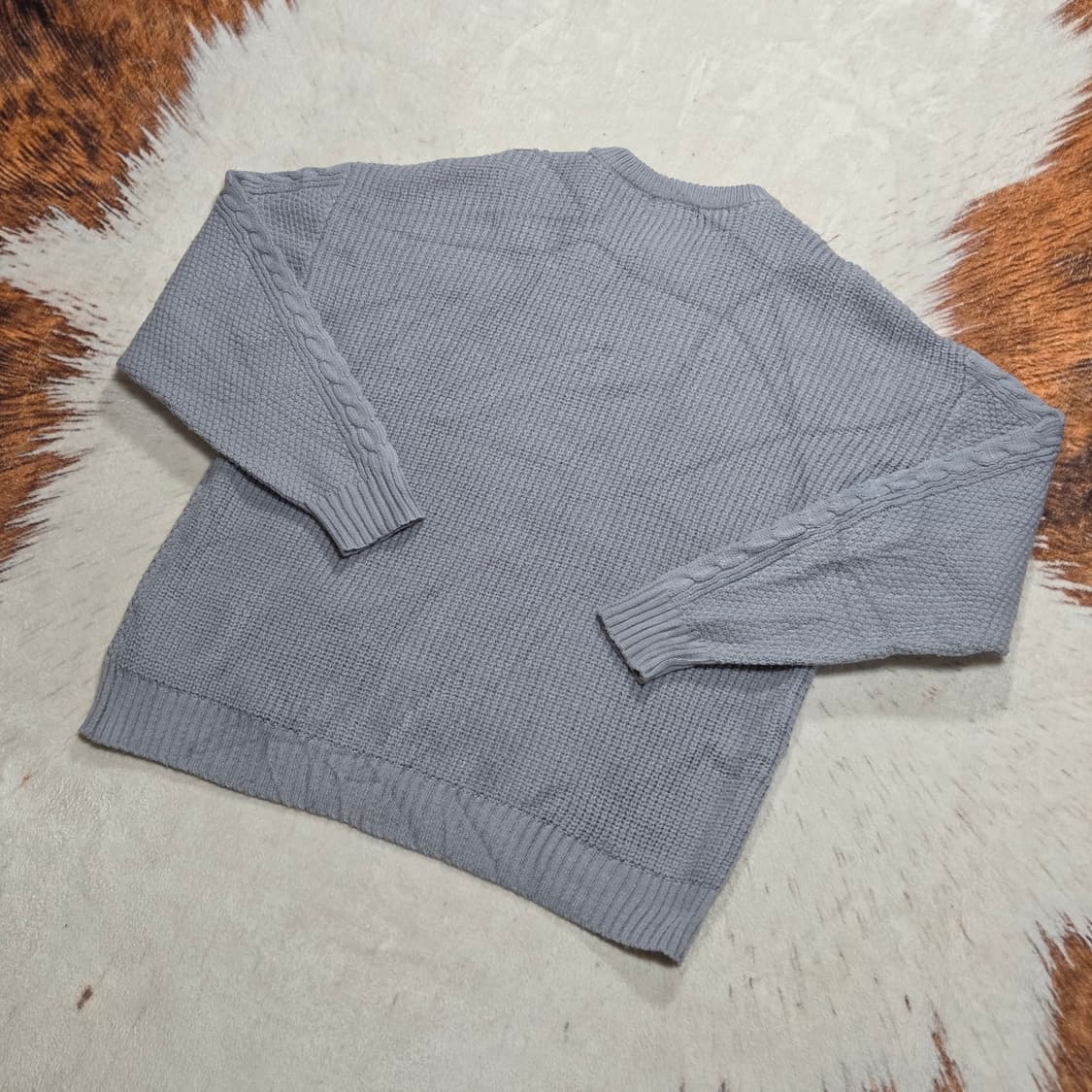 빔즈 하트 오버핏 스카이 꽈배기 니트 상품이미지4