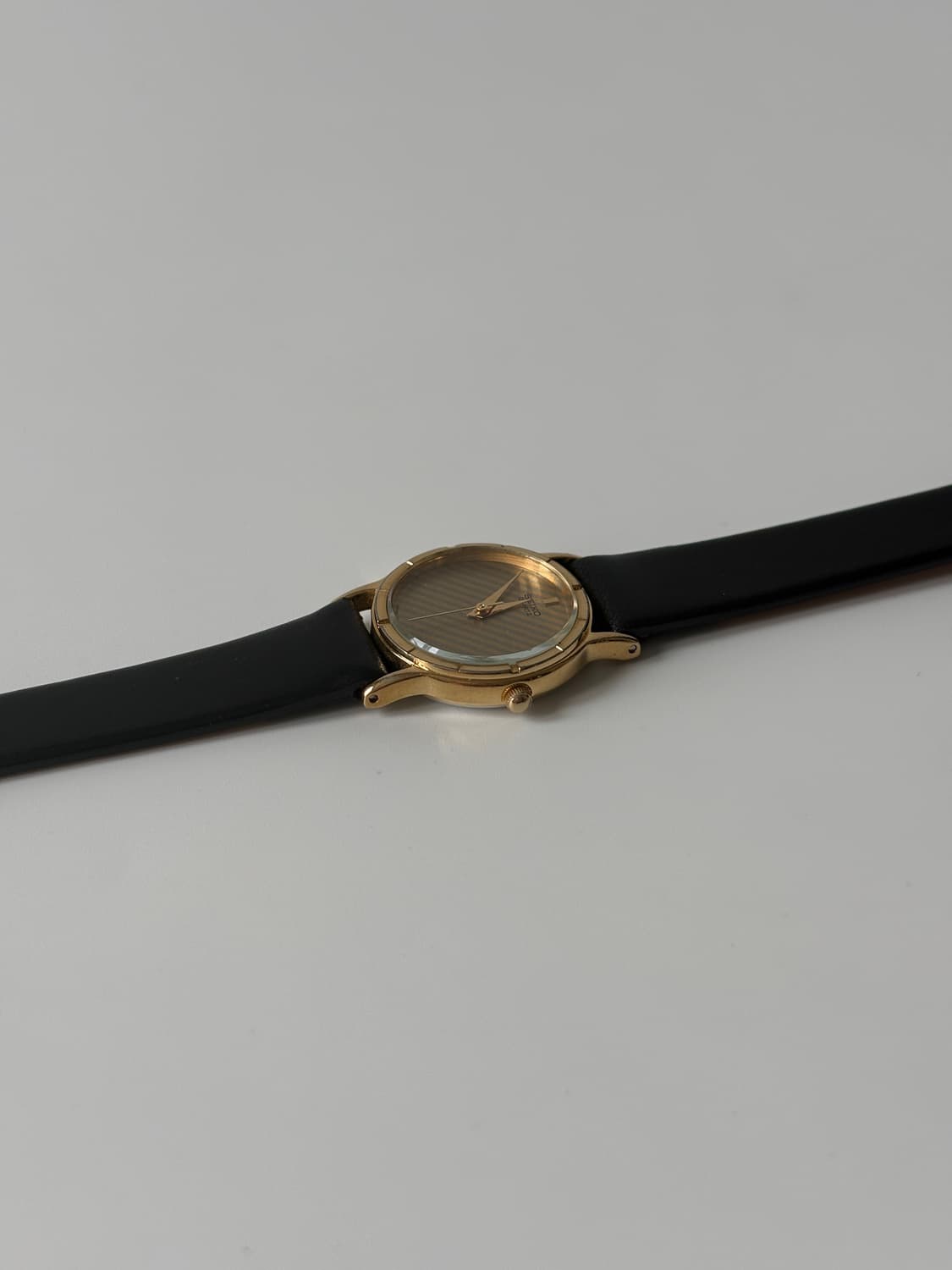 1980s Stripe Dial Gold Ladies Quartz 상품이미지3